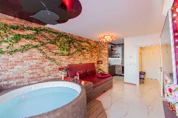 Zagreb Apartment with Jacuzzi, Sleeps 4