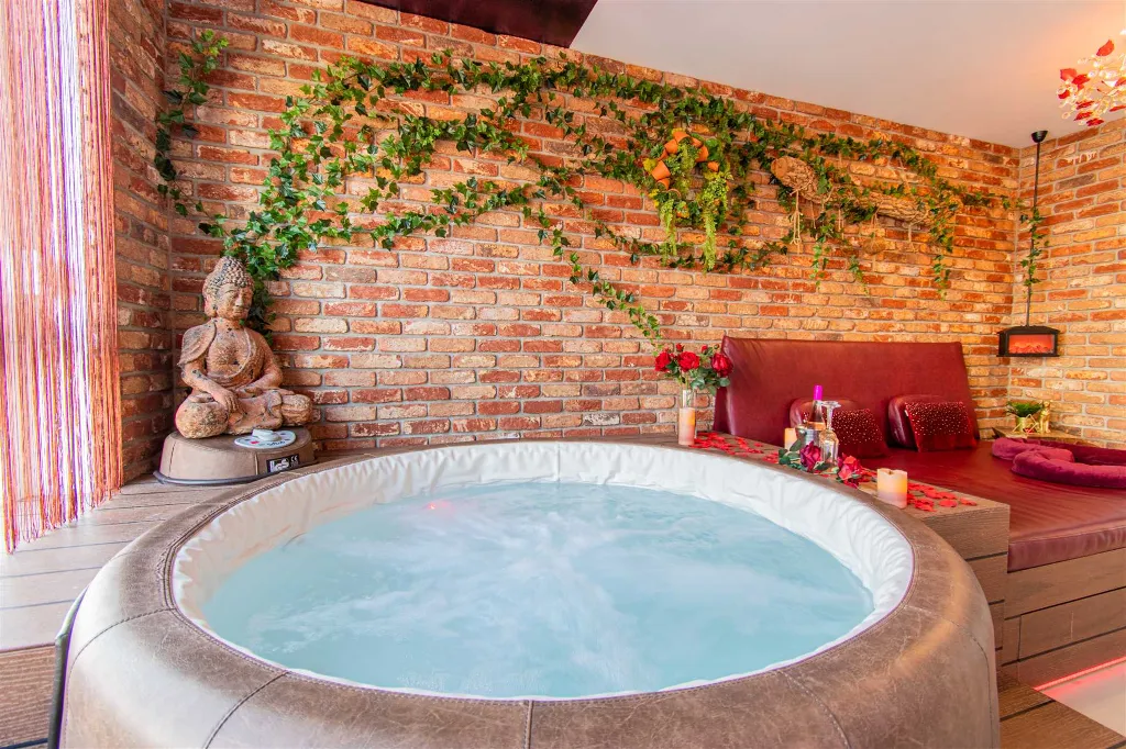 Zagreb Apartment with Jacuzzi, Sleeps 4