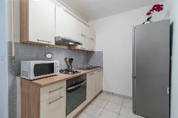 Zagreb Apartment with Loggia and Secured Parking