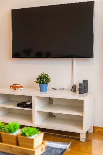 Zagreb Apartment with Loggia and Secured Parking