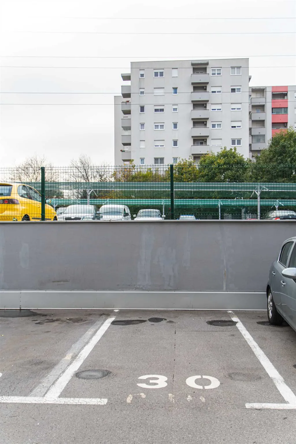 Zagreb Apartment with Loggia and Secured Parking