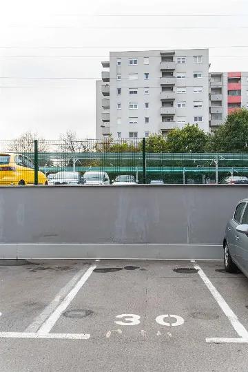 Zagreb Apartment with Loggia and Secured Parking