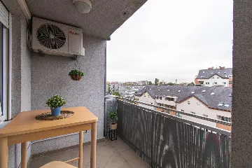 Zagreb Apartment with Loggia and Secured Parking