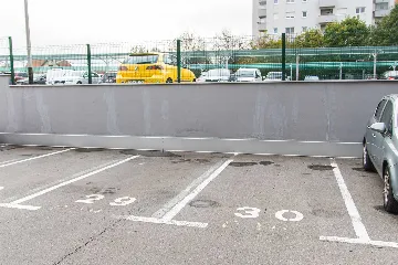 Zagreb Apartment with Loggia and Secured Parking