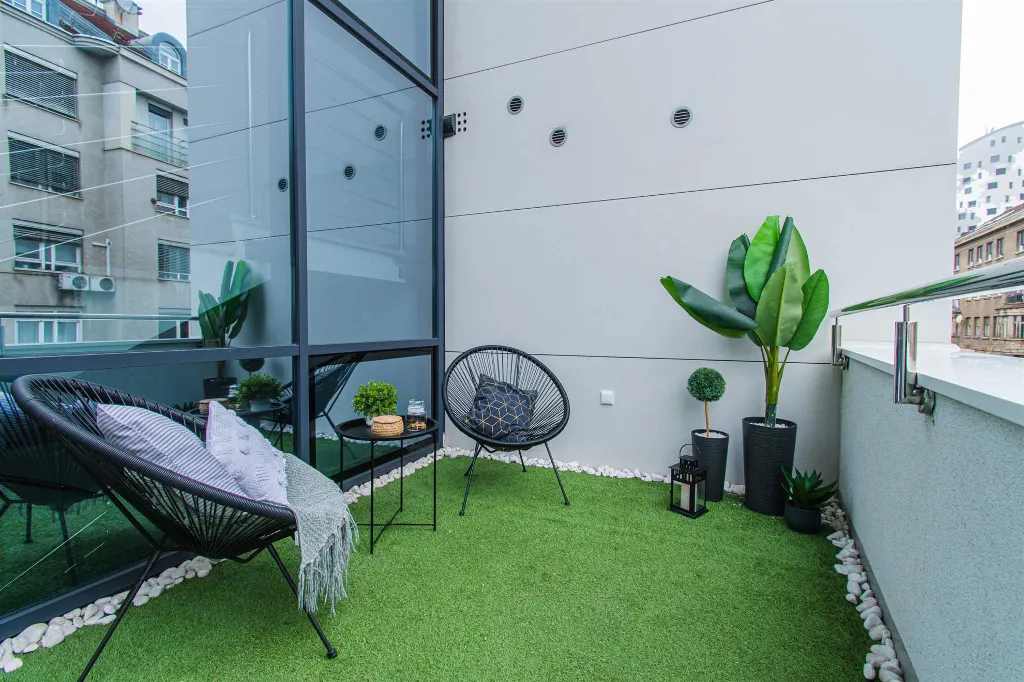 Zagreb One-Bedroom Apartment with Loggia