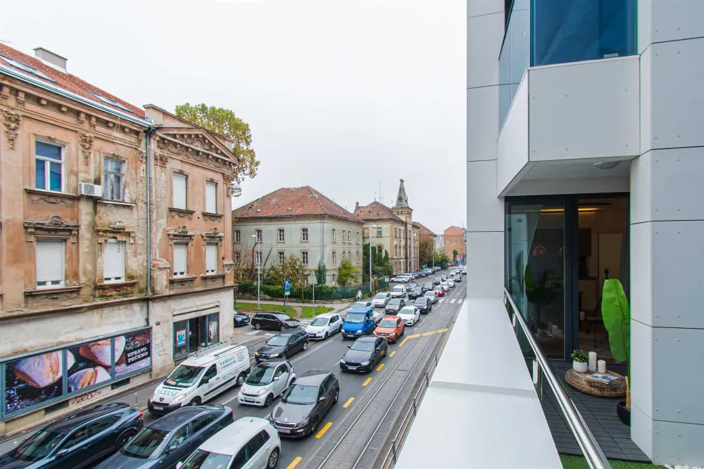 Zagreb One-Bedroom Apartment with Loggia