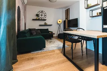2-Bedroom Apartment in Zagreb for Up to 6 Guests