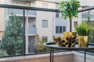 2-Bedroom Apartment in Zagreb for Up to 6 Guests