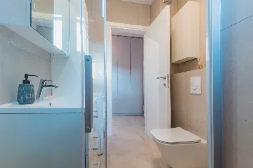 2-Bedroom Apartment in Zagreb for Up to 6 Guests