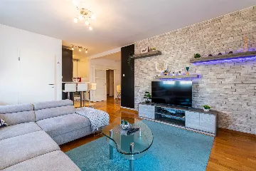 Zagreb Apartment with Private Parking for 4–6