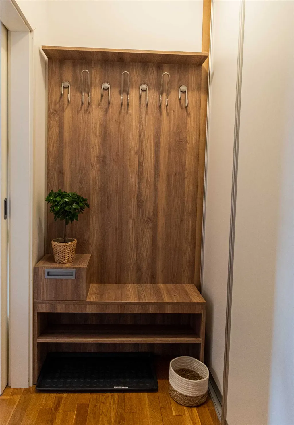 Zagreb Apartment with Private Parking for 4–6