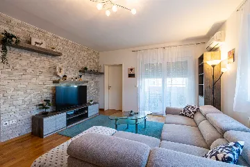 Zagreb Apartment with Private Parking for 4–6