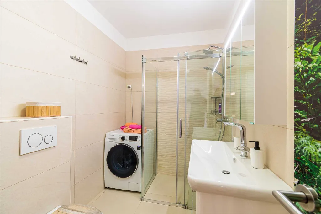 Zagreb Apartment with Private Parking for 4–6