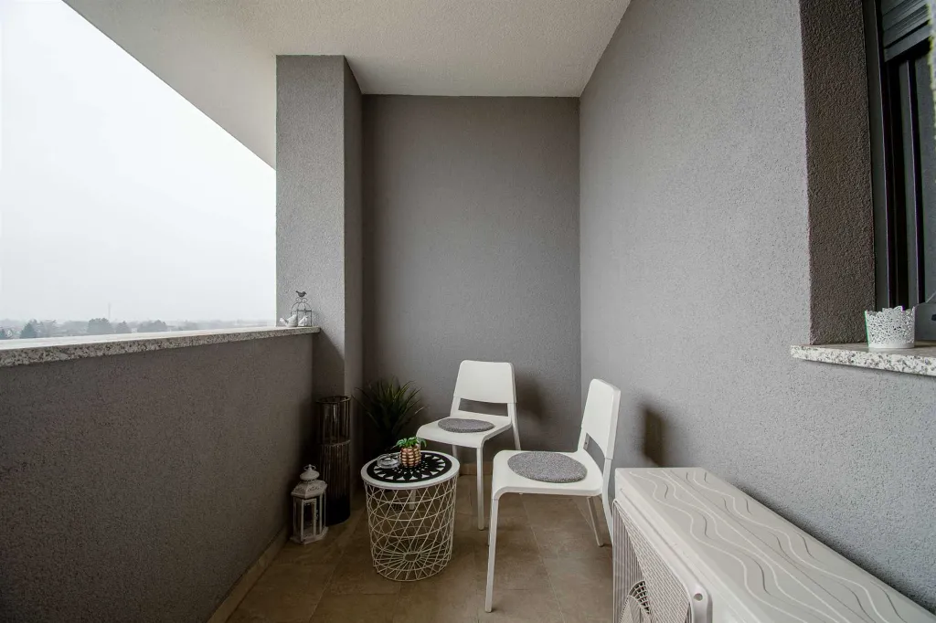 Zagreb Apartment with Loggia & Parking