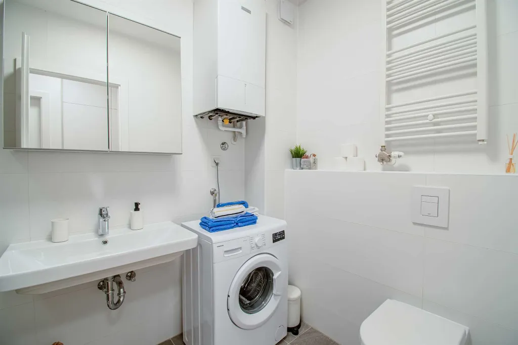 Zagreb Apartment with Loggia & Parking