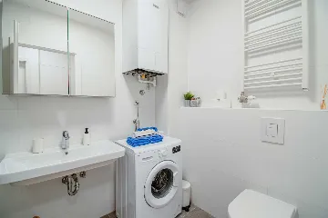 Zagreb Apartment with Loggia & Parking