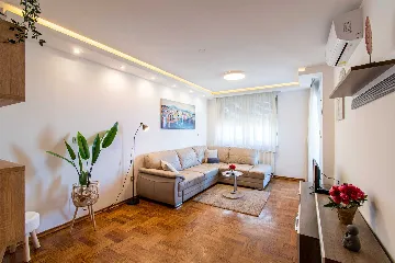One-Bedroom Apartment with Loggia in Zagreb