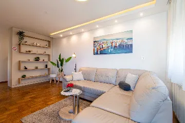 One-Bedroom Apartment with Loggia in Zagreb
