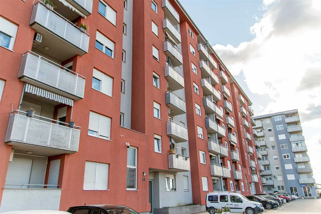 One-Bedroom Apartment with Loggia in Zagreb