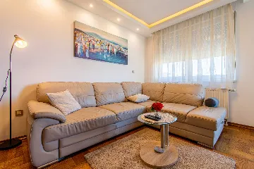 One-Bedroom Apartment with Loggia in Zagreb