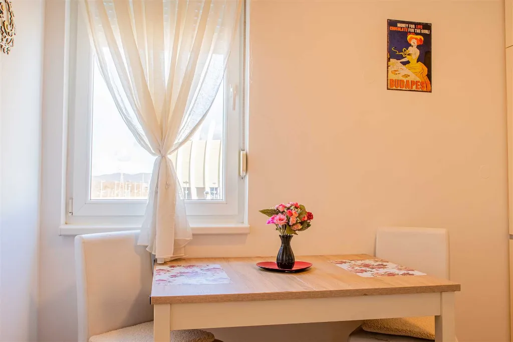 One-Bedroom Apartment with Loggia in Zagreb