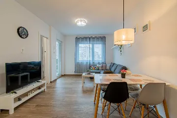 Zagreb Apartment with Separate Bedroom for 4