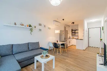 Zagreb Apartment with Separate Bedroom for 4