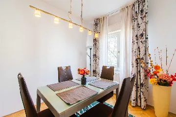 3-Bedroom Apartment in Zagreb with Balconies