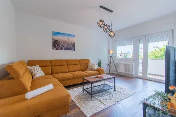 Zagreb Apartment with Separate Bedroom & Loggia