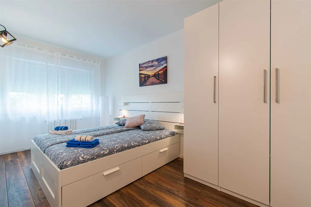 Zagreb Apartment with Separate Bedroom & Loggia
