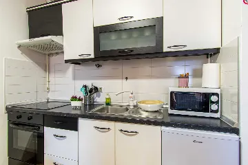 Zagreb Apartment for up to 4 Guests with Loggia