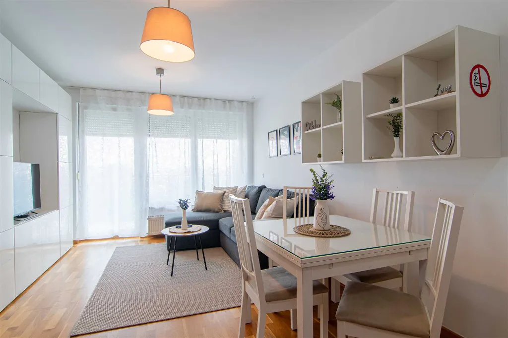 Zagreb Apartment with Separate Bedroom & Loggia