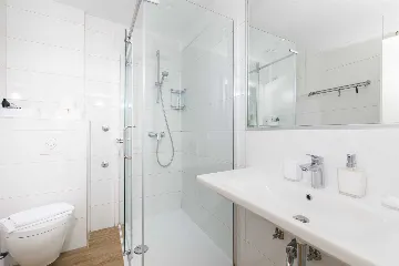 Apartment for 2 Guests in Jelsa