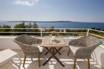 Apartment for 2 Guests in Jelsa