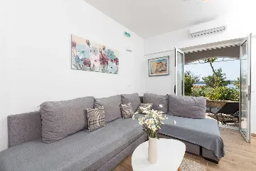 1-Bedroom Apartment for 2 Guests in Jelsa