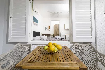 1-Bedroom Apartment for Up to 3 in Jelsa