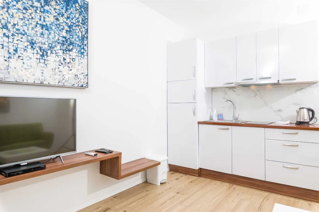 Two-Bedroom Apartment in Jelsa for 4 Guests