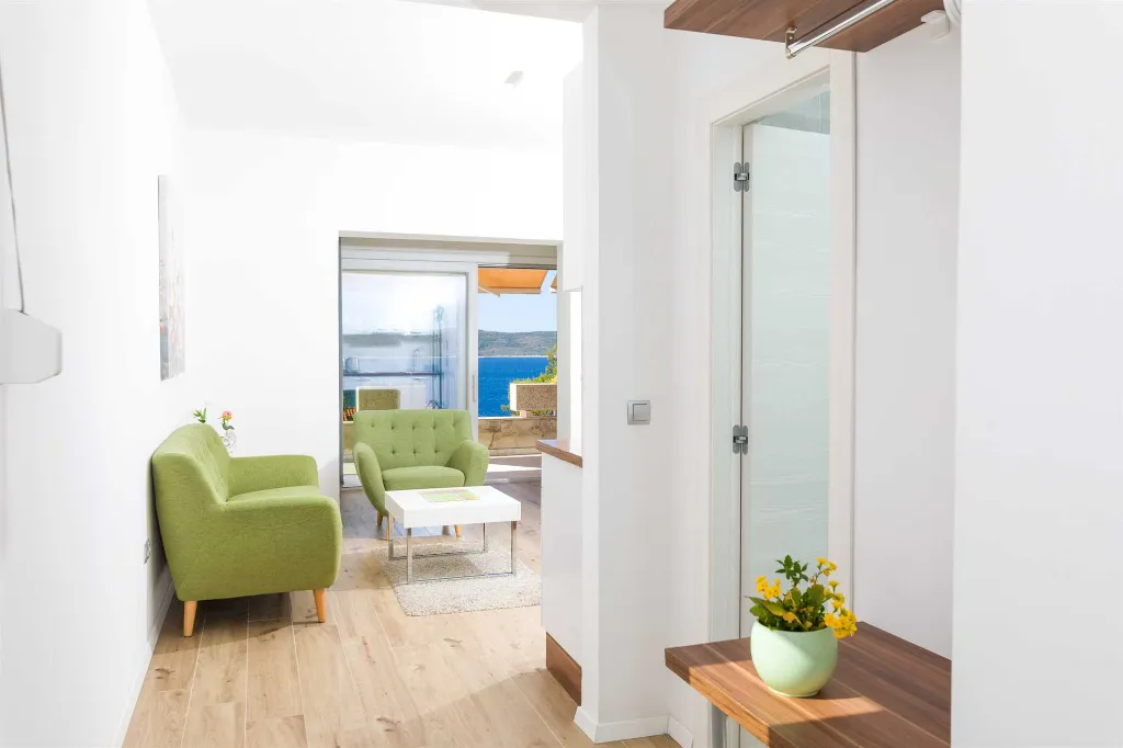 Two-Bedroom Apartment in Jelsa for 4 Guests