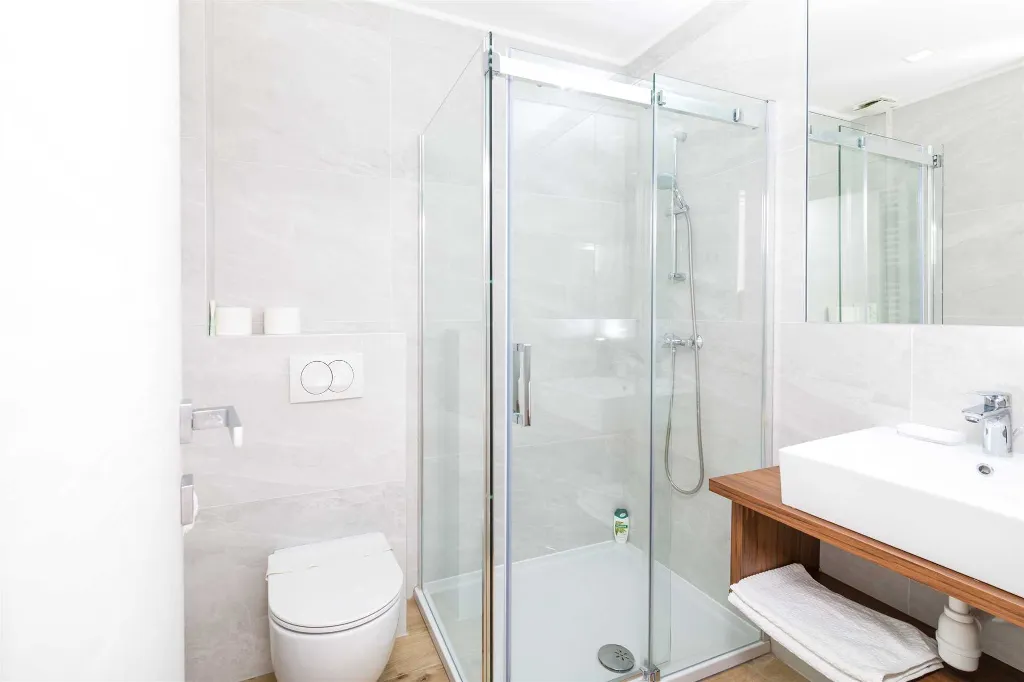 Two-Bedroom Apartment in Jelsa for 4 Guests