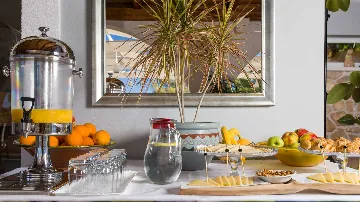 Two-Bedroom Apartment in Jelsa for 4 Guests