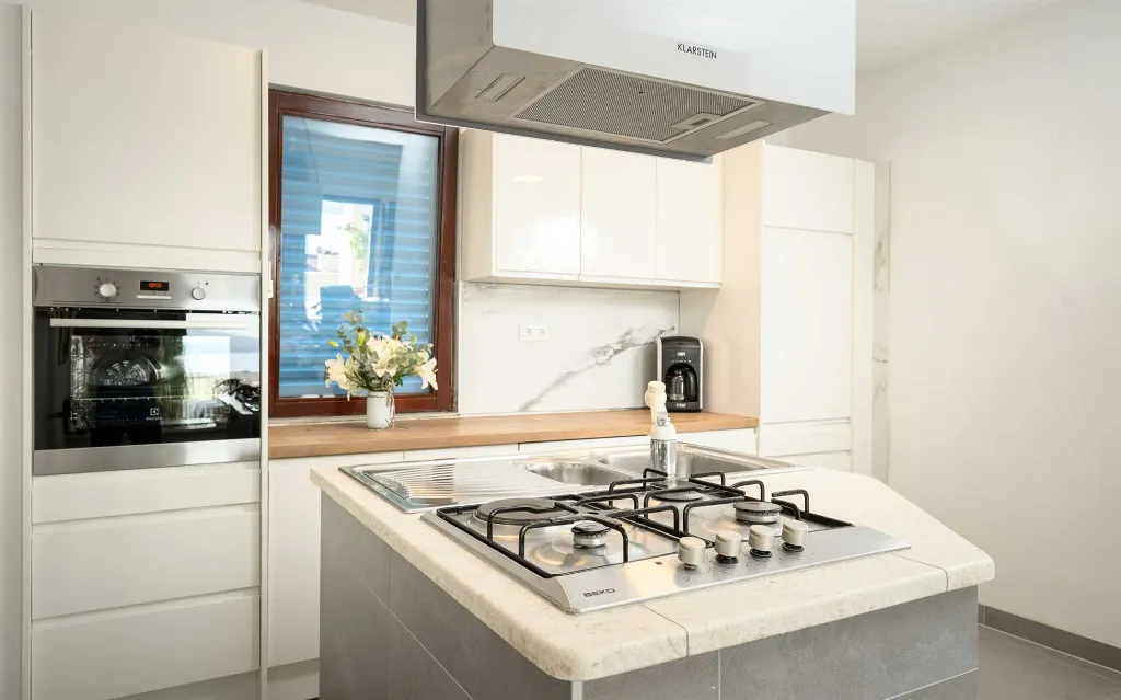 3-Bedroom Apartment in Jelsa, Croatia