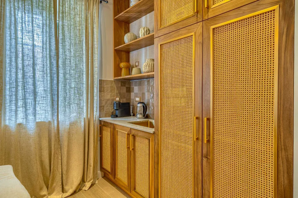Postira Apartment for 2 with Pool & Breakfast