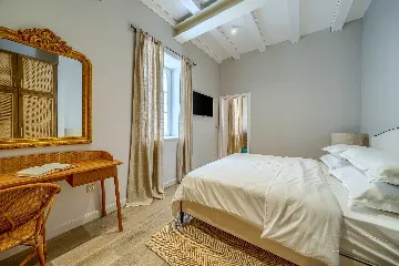 Postira Apartment for 2 with Pool & Breakfast