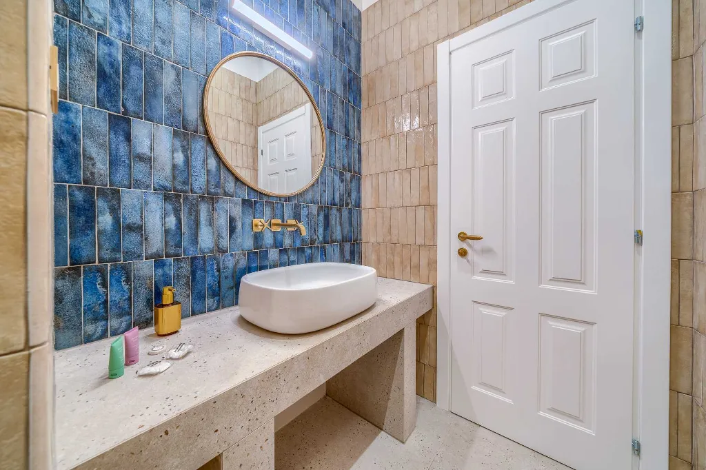 Postira Apartment for 2 with Pool & Breakfast