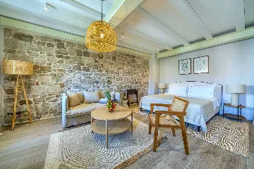 Postira Studio Apartment with Swimming Pool for 2