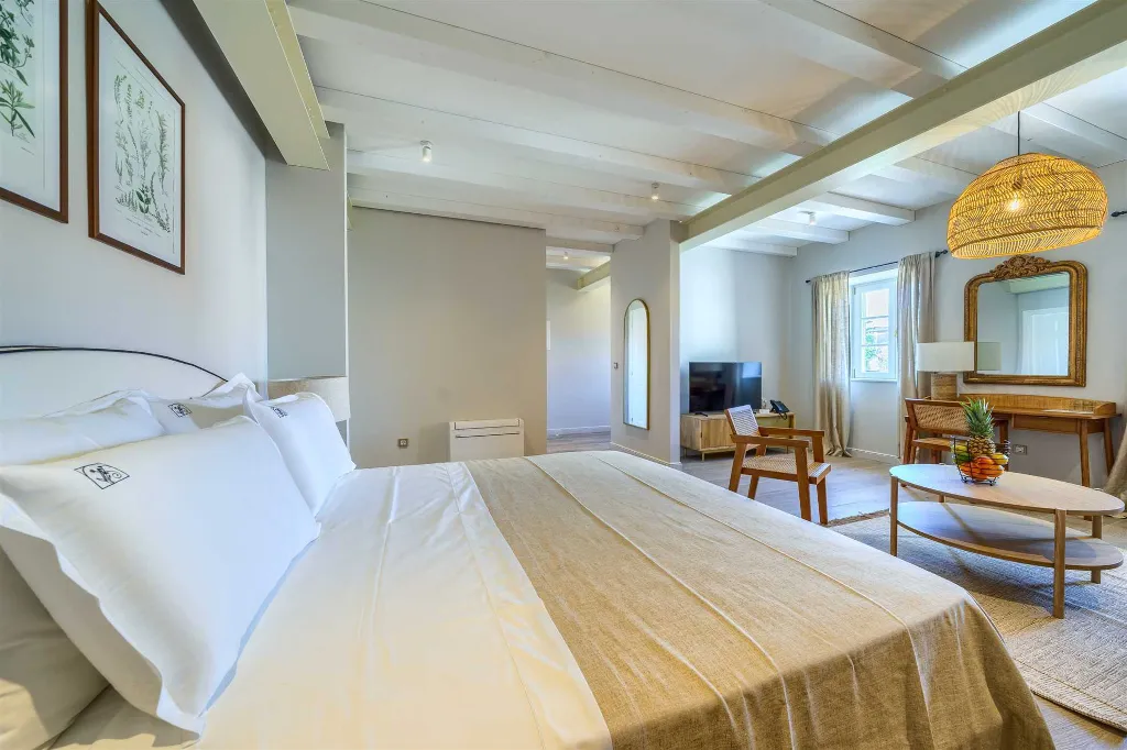 Postira Studio Apartment with Swimming Pool for 2