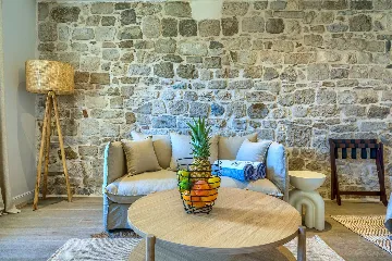 Postira Studio Apartment with Swimming Pool for 2