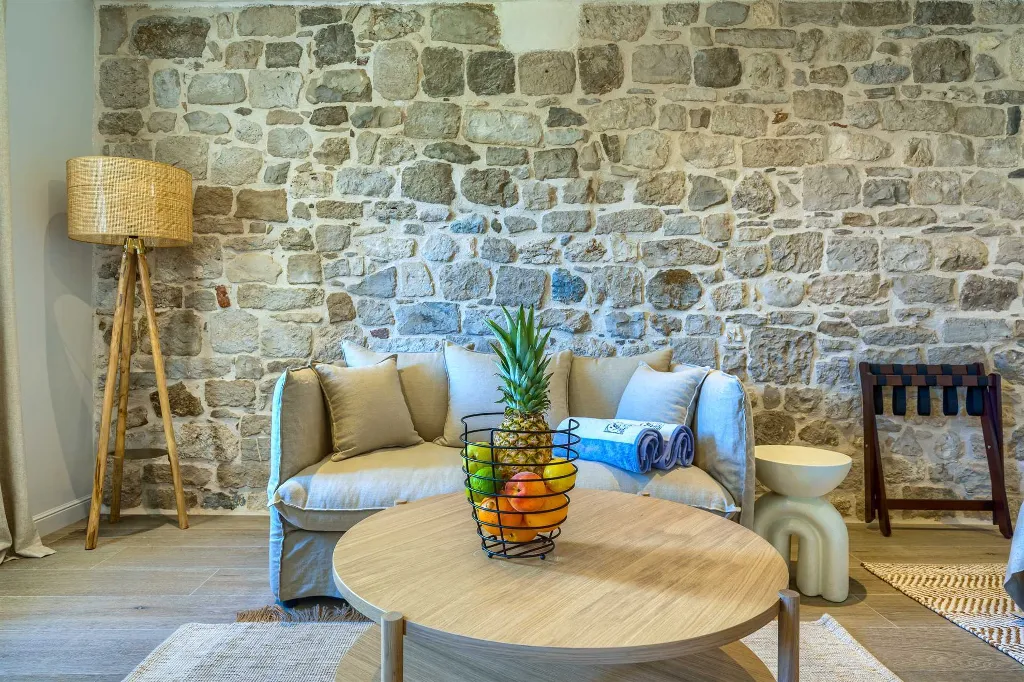 Postira Studio Apartment with Swimming Pool for 2
