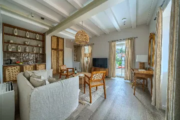 Studio Apartment in Postira for 2 with Pool