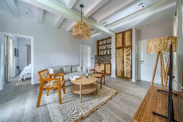 Studio Apartment in Postira for 2 with Pool